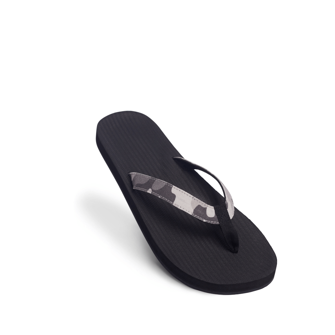 Men’s ESSNTLS Flip Flops - Black/White Camo