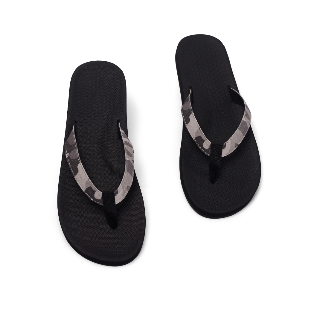 Men’s ESSNTLS Flip Flops - Black/White Camo