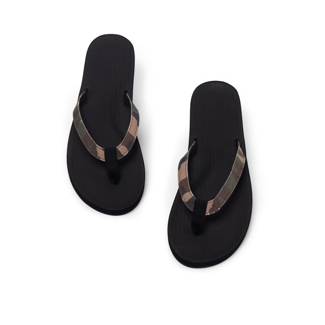 Men’s ESSNTLS Flip Flops - Black/Camo